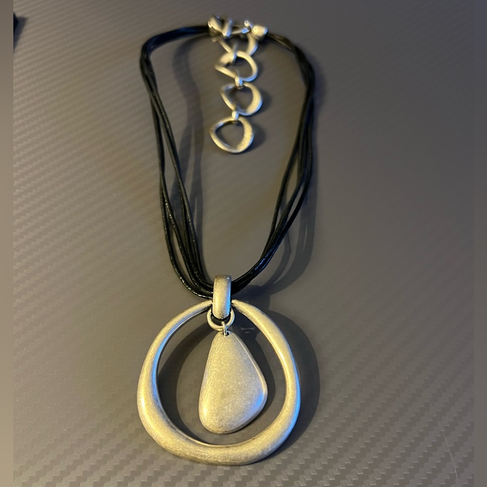 Premier Designs Chord & Pendant
